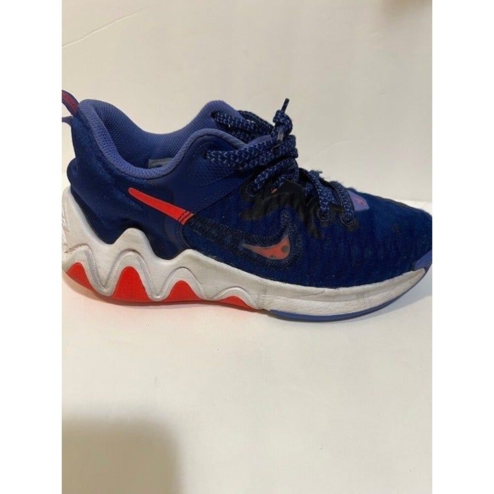 Nike Basketball Boys Shoes Size 4 Blue Color